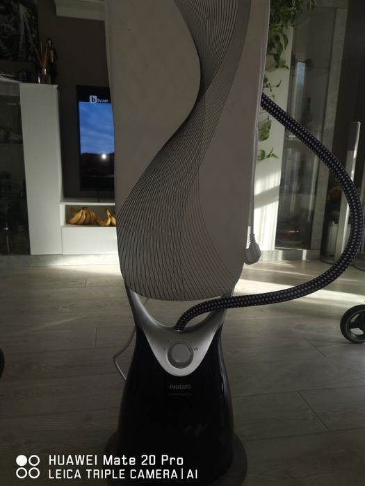 Продавам уред за гладене с пара PHILIPS