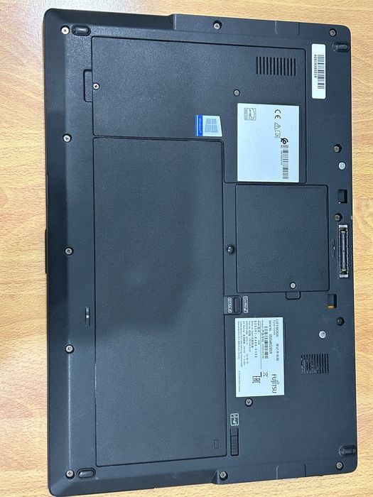 Като нов! Японски лаптоп Fujitsu U759 i3/8GB RAM/256GB с 3 мес. гар.!