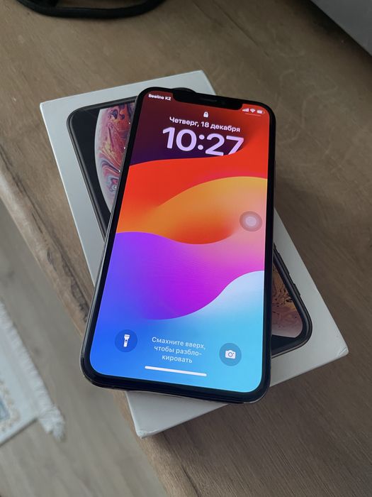 Продам Айфон Xs 64g в хорошем состояние.