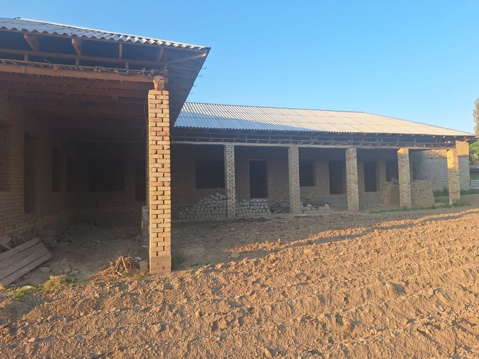 Учаска сотилади . Нурафшон