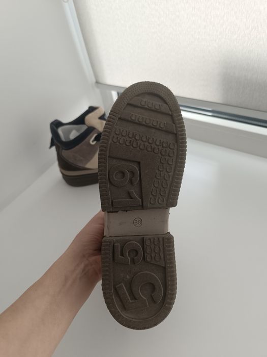 Кроссовки демисезонные