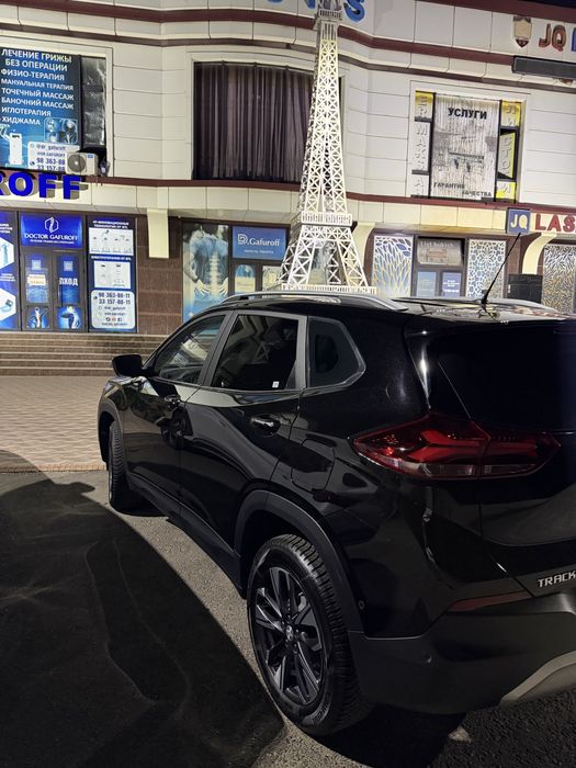 Tracker Premier 2023yil 33.000km Toza ideal