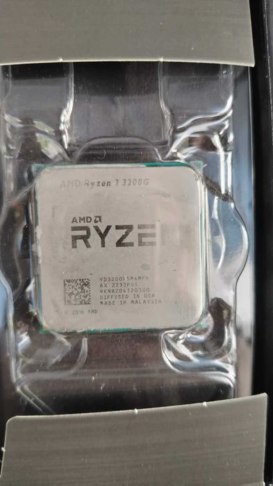 Procesor AMD Ryzen 3 3200G 3.6 ghz în stare perfectă
