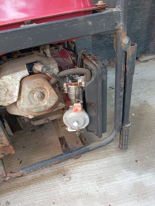 Бензиновый генератор в идеальном состоянии