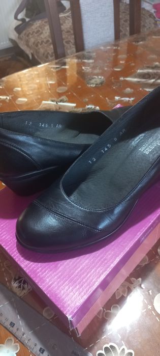 Pantofi de damă,nr.39,de piele.