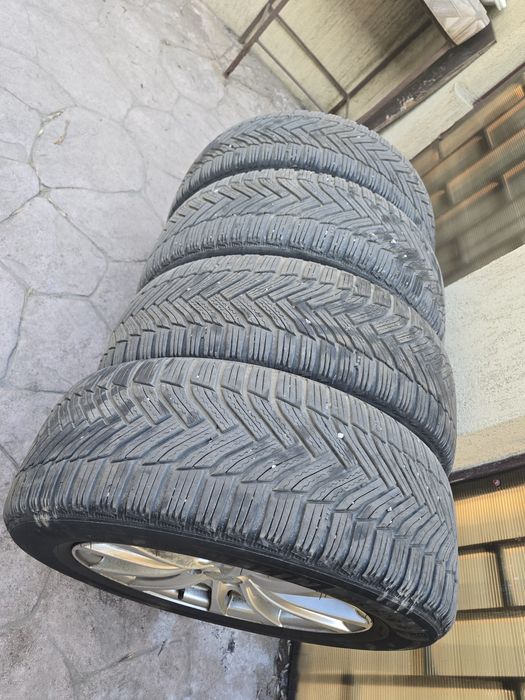 Anvelope Michelin 215/60 R16 + jante aliaj