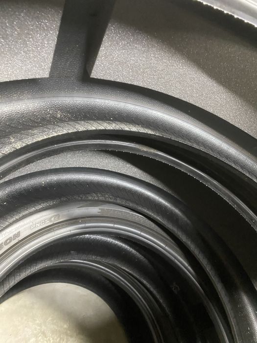 Продам летние шины 235/50/20