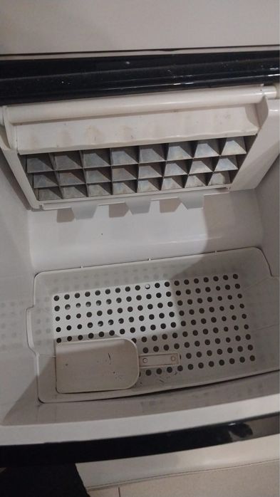 Продам льдогенератор Hurakan HKN-IMF15