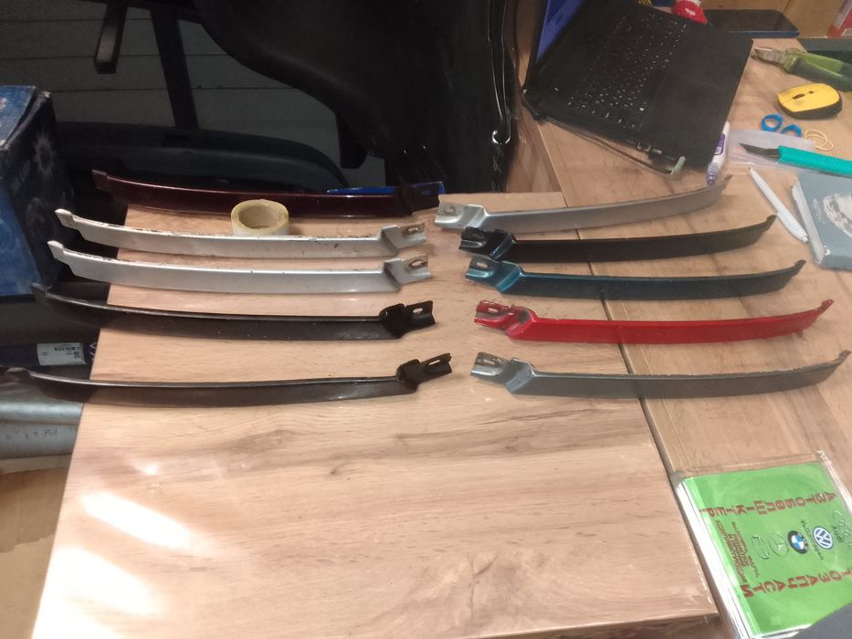 Реснички под фару Ауди б4. Ауди 100с4.