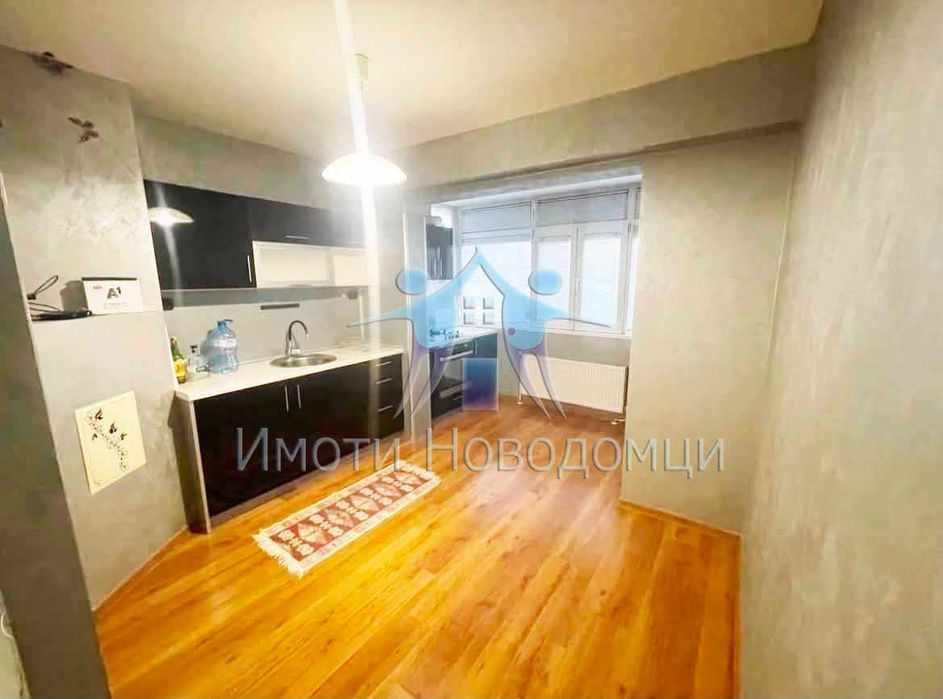 Продава се двустаен апартамент в гр.Шумен, кв.Добруджа.