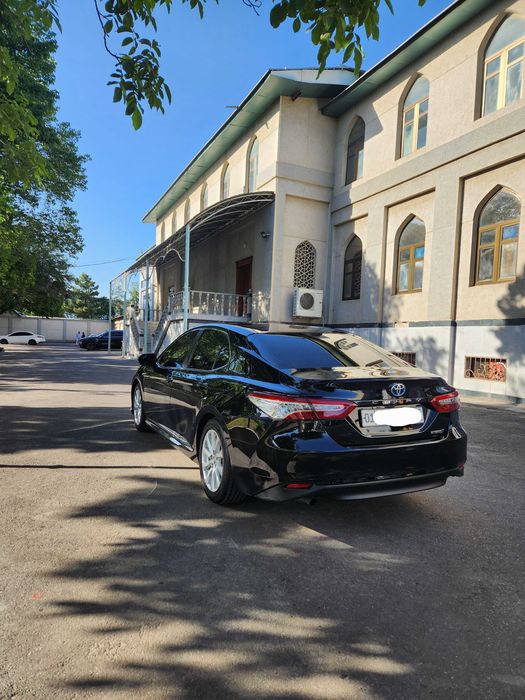 Toyota Camry Gibrid 2021