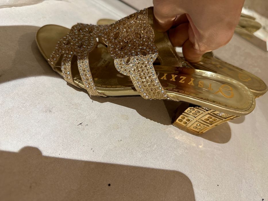 Тапочки размер 38, бижутерия в подарок