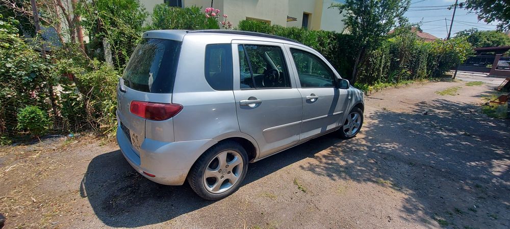 Mazda 2 на части