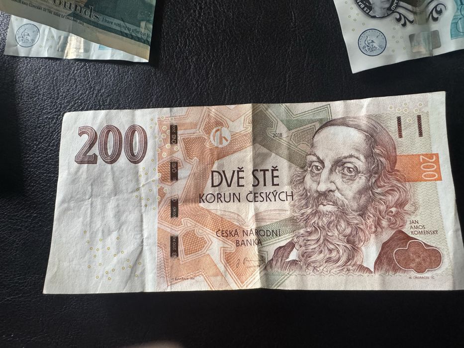 Vand diverse bancnote - lire, dolari, coroane cehe, dongi vietnamezi