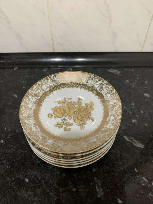 Посуда красивая.