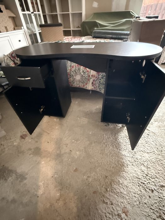 Masa manichiura  700 Ron