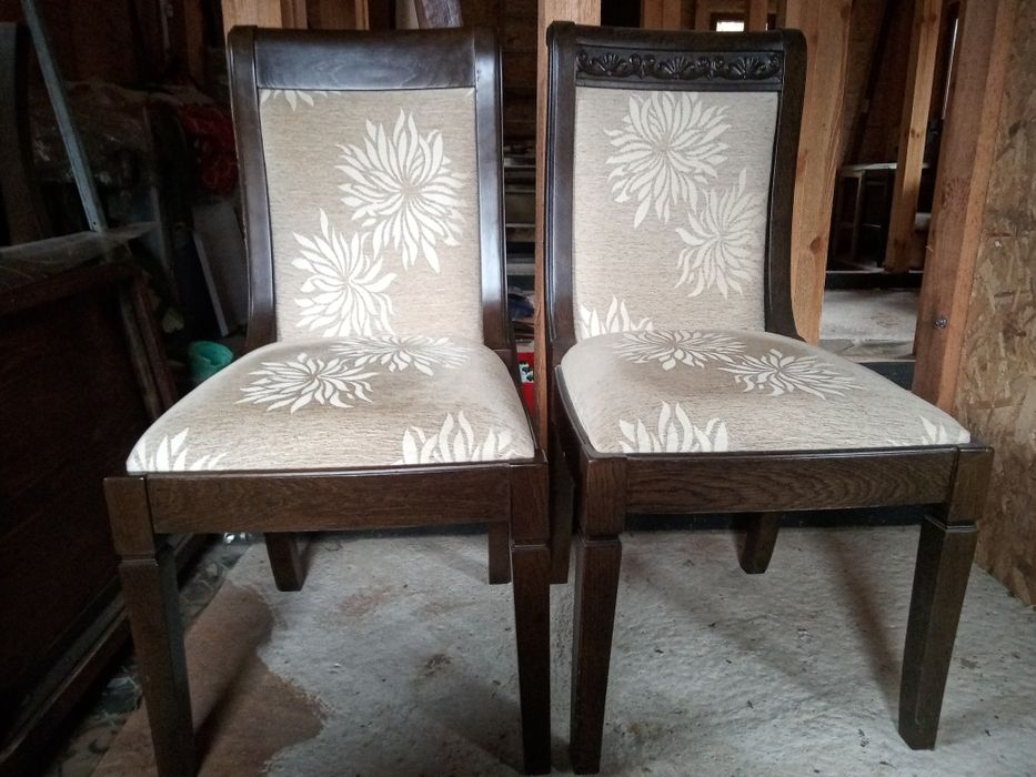 Дъбови масивни столове