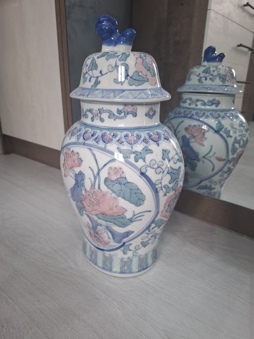 Порцеланова китайска ваза ръчна изработка