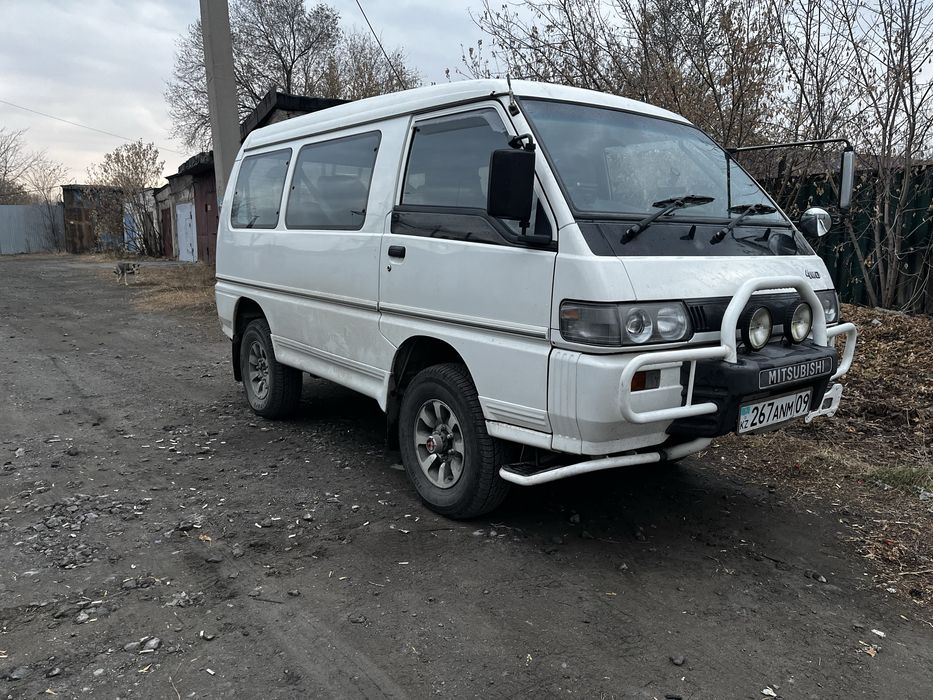 Митсубиси Делика