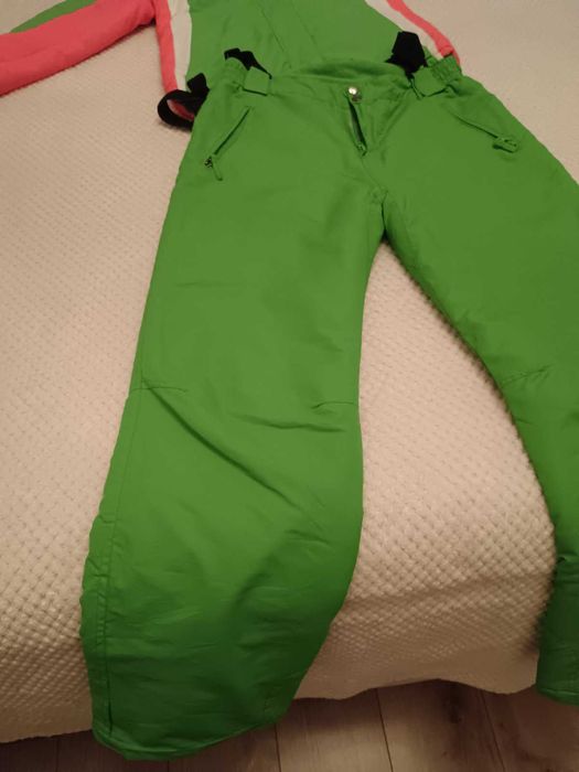 много запазен ски екип за момичета