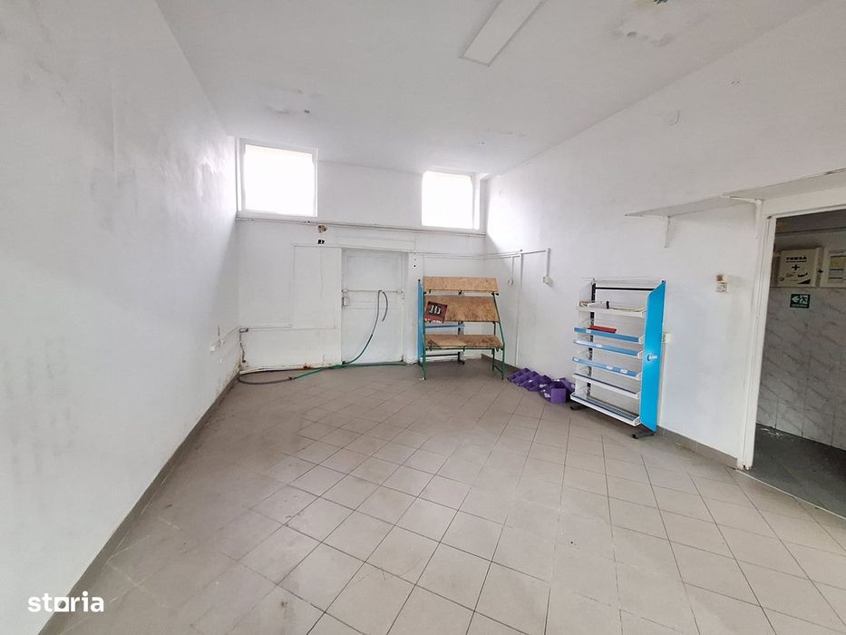 Spatiu Comercial 230mp construiti,400mp teren,Cornisa