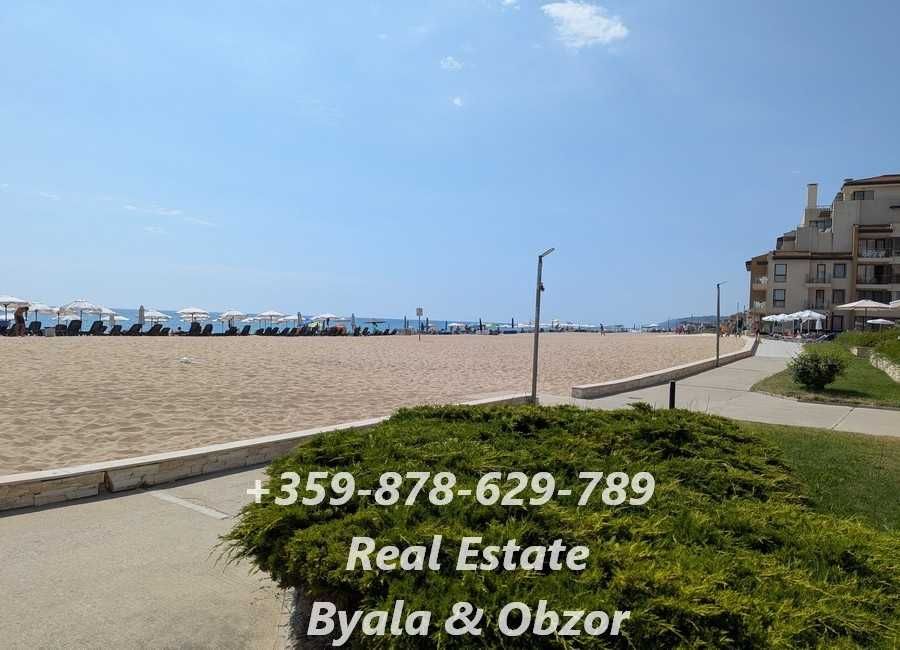 Тристаен апартамент на първа линия в гр.Обзор