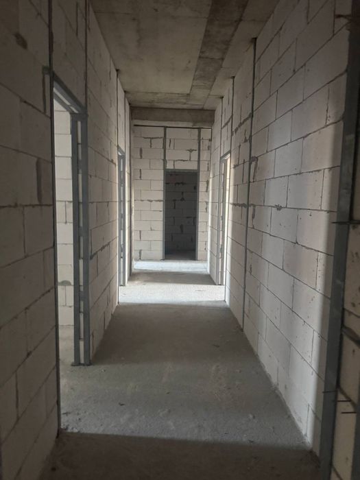 Bodomzor Dream House 2 xonali kvartira sotiladi kvadratini 1030$ dan