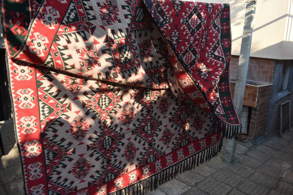 нов голям килим  килим