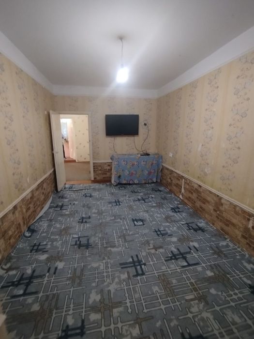 9bozor yonida 2xona 1etaj