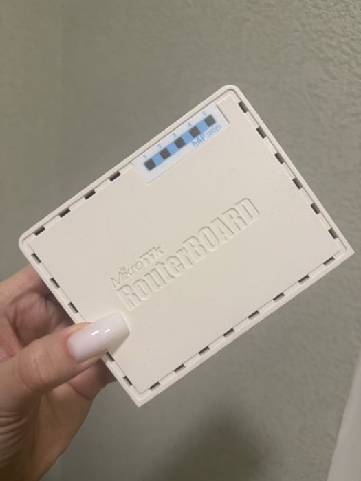 Маршрутизатор MikroTik hAP RB951Ui-2nD