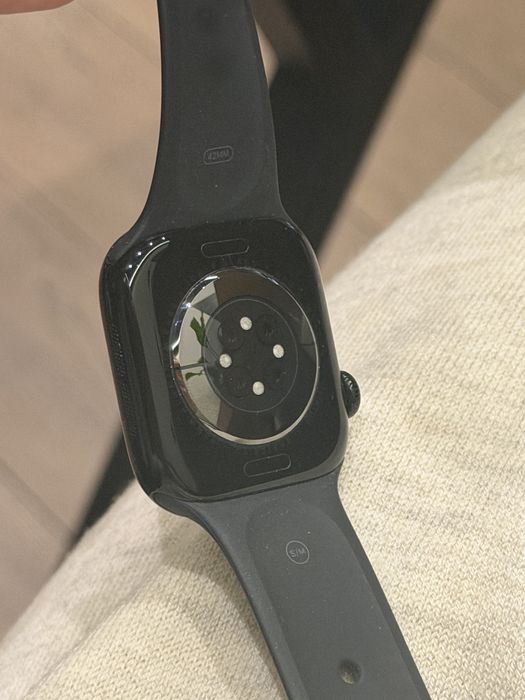 Apple Watch 11, 42 мм в идеальном состоянии