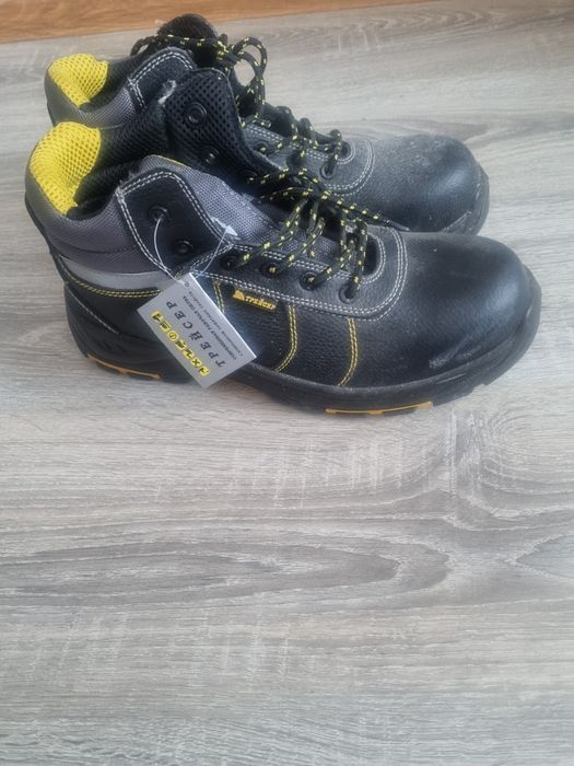 Рабочие ботинки новые 44 размер