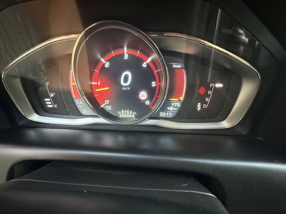Volvo XC60 D5 AWD Geartronic | 220 CP | 2016 | Premium | Panoramic | Piele | ACC