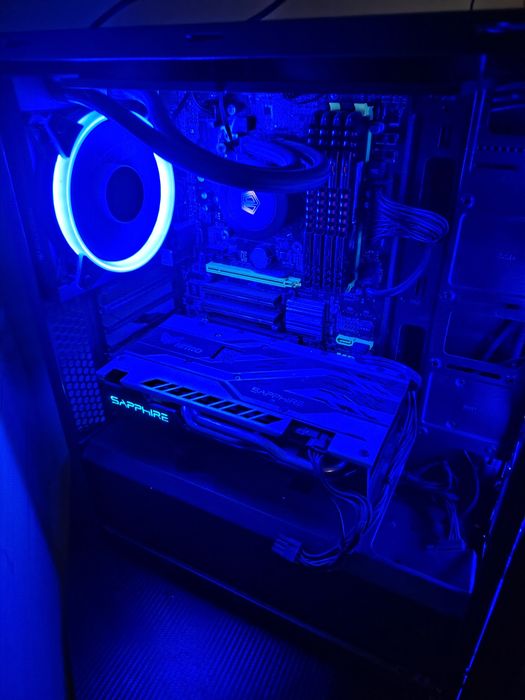 Vând PC gaming  cu răcire