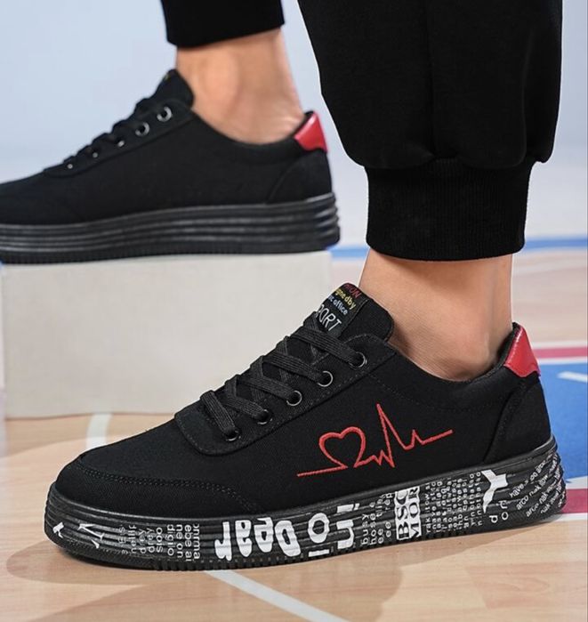 Модни вулканизирани обувки