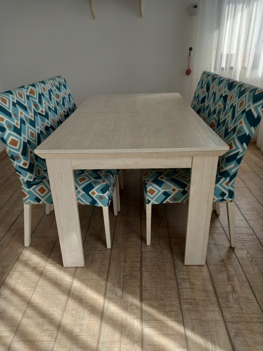 Masa cu scaune (+ huse scaune)