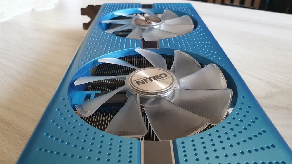 RX580 8GB Albastra Nitro+ Blue Special Edition cu frecvente mai mari decat standar ed.