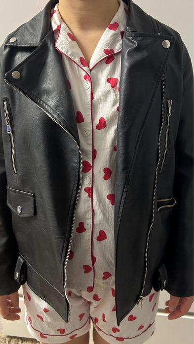 Продам женскую кожанку