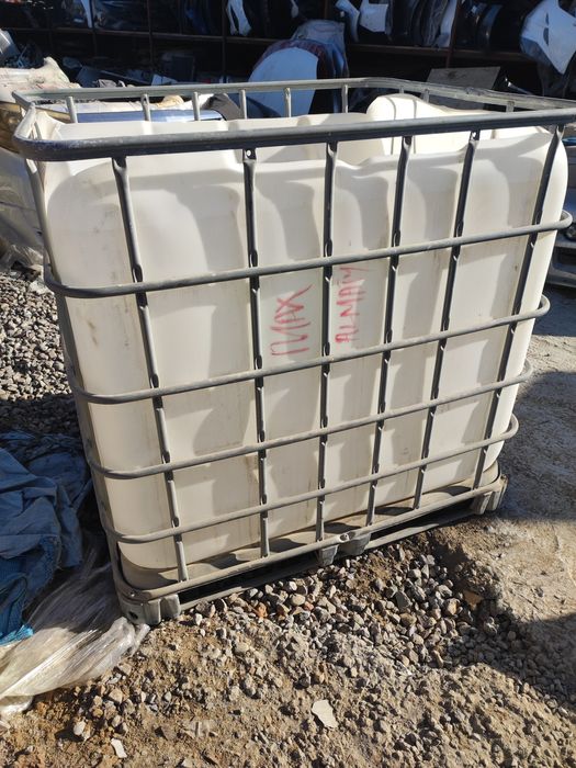 Емкость бочка для тех жидкости и полива