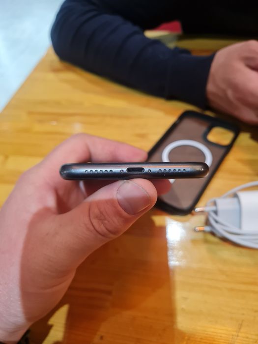 iPhone 11  Хорошш!!!