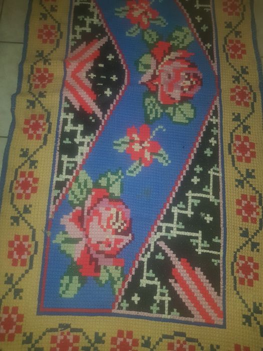 Vând carpete traditionale