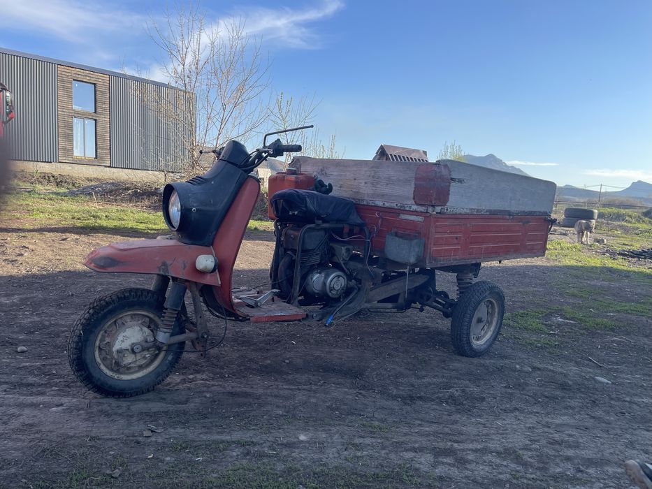 Мотоцикл муравей на ходу