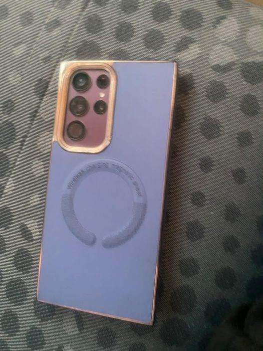 Vând samsung s22 ultra 128gb spart pe spate si pe față