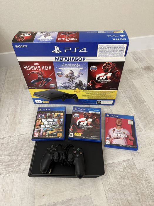 Play station 4 1 TB