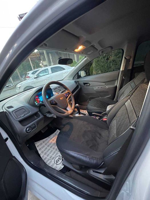 Chevrolet Cobalt Automatik, 2024 года выпуска.