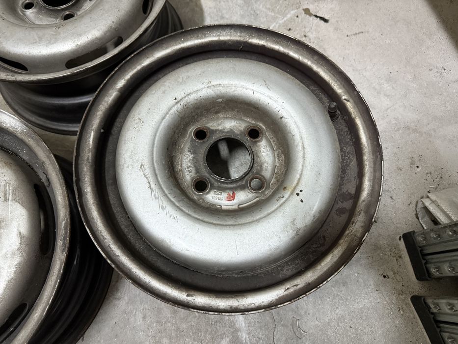 Оригинални Джанти 13 цола 4х100 за -VW/AUDI/SEAT/VAG- 5,5Jx13H2, ET38