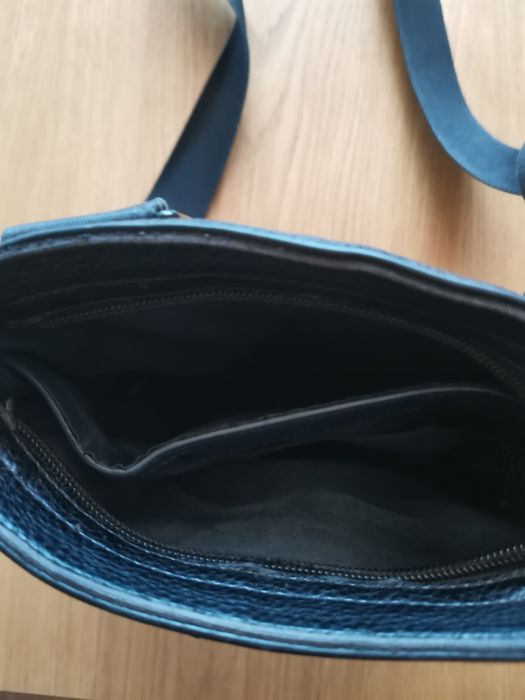 Мъжка кожена чантичка tommy hilfiger