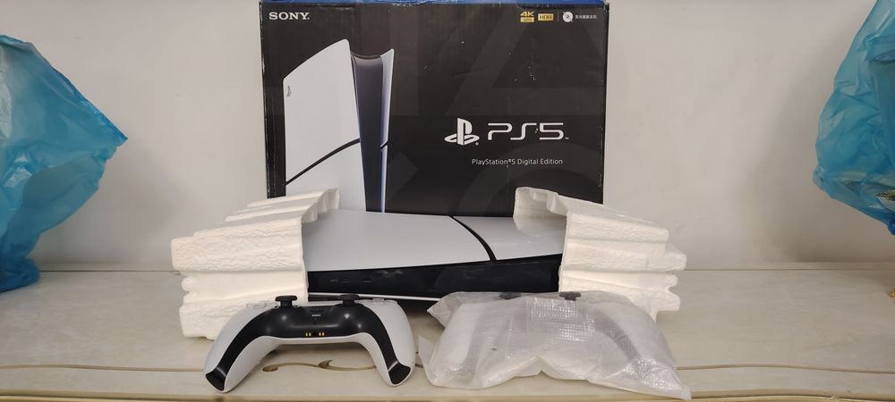 PS5 Slim Sotiladi Holati Ideal