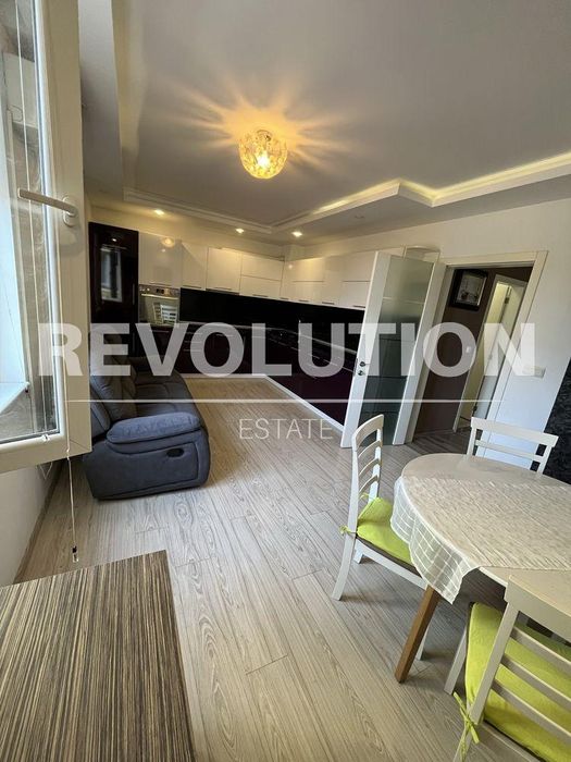 Дава се под наем Тристаен апартамент в Варна, Възраждане 2 - 87 кв.м за 550 € - Снимка #5