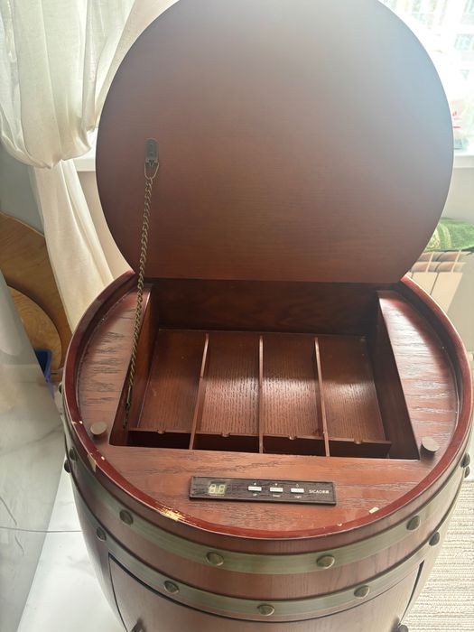 Продам винный холодильник